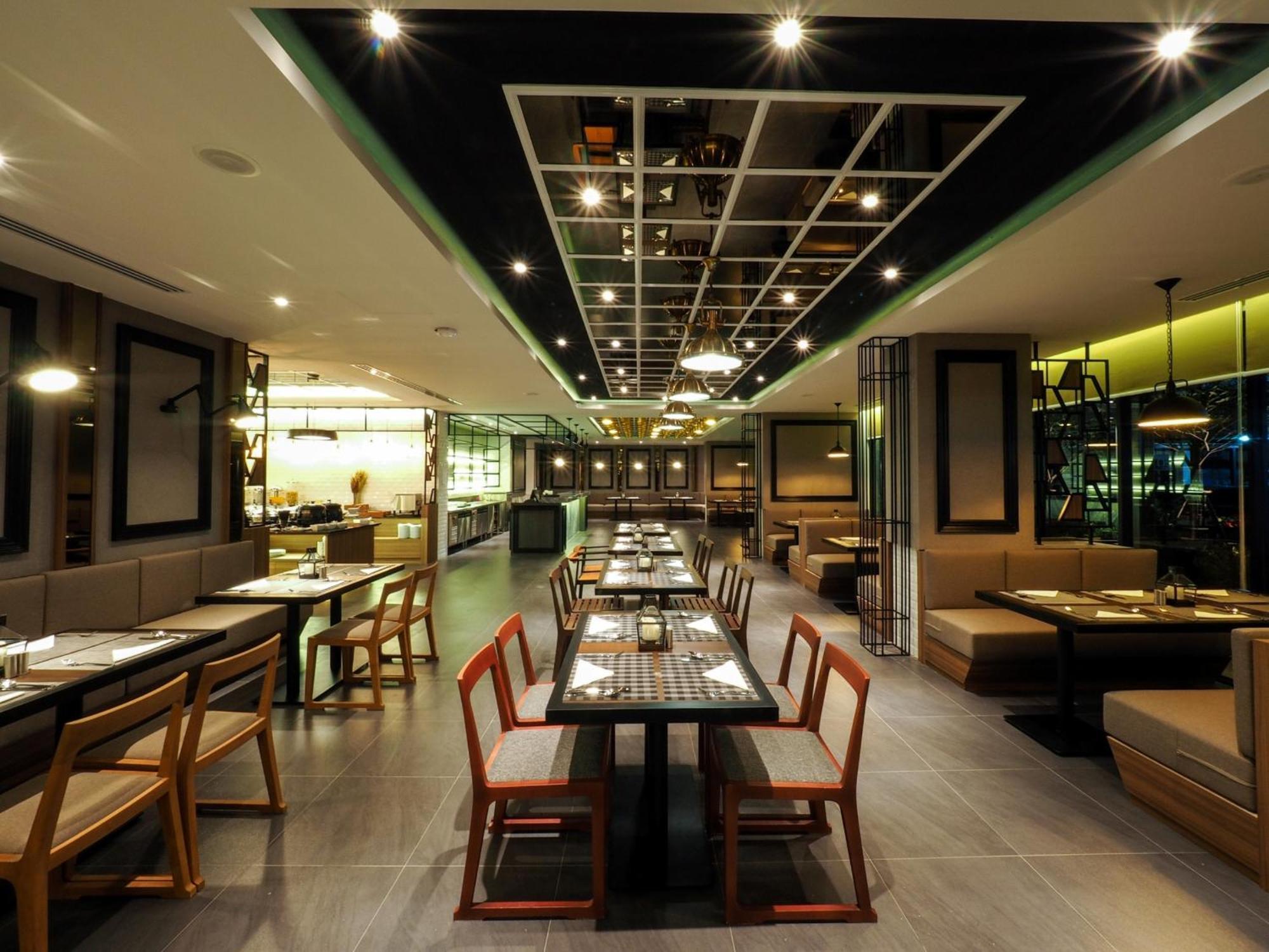 130 Hotel & Residence Bangkok Zewnętrze zdjęcie